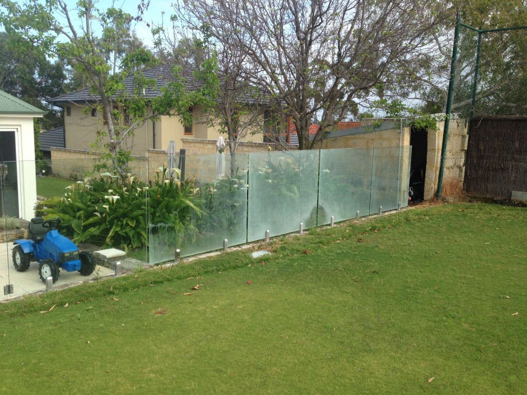 Pool fence restoration